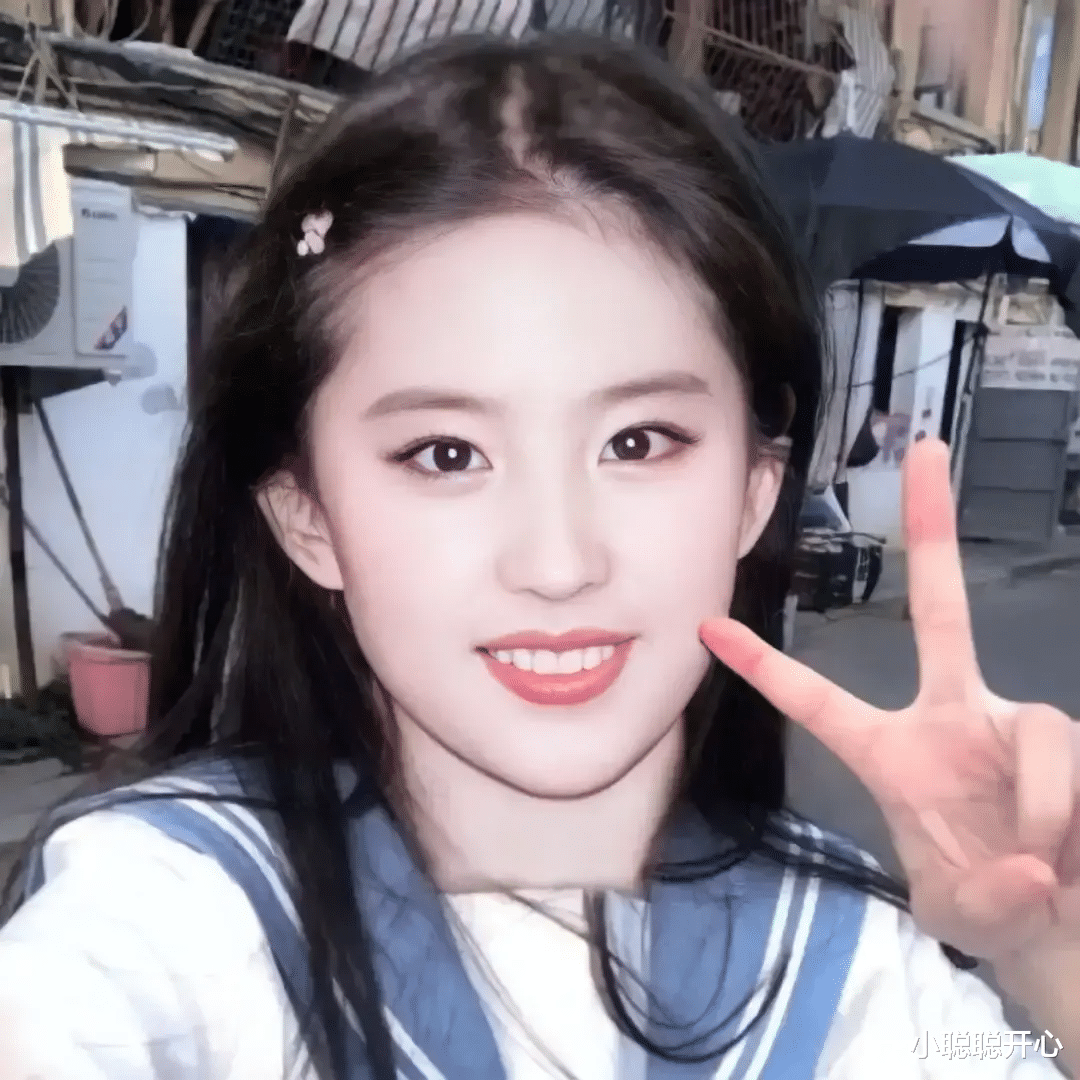 张柏芝|人前惊艳,人后失态,这7名女星抽烟遭狗仔曝光,一目了然