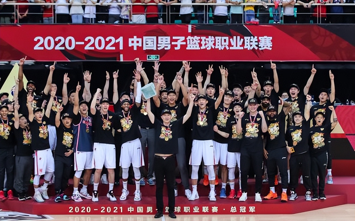 广东男篮|广东男篮大动作！续约杜锋，迎回马尚引进大外，欲重夺CBA总冠军
