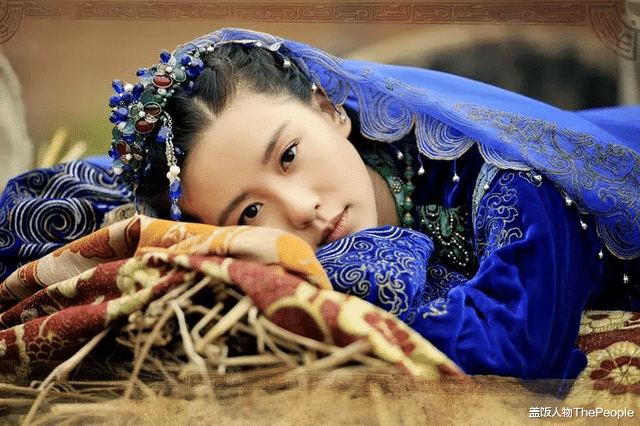 唐嫣|娱圈寒冬来势凶!一线85花整月没工作,小演员被辞退街头发小卡片