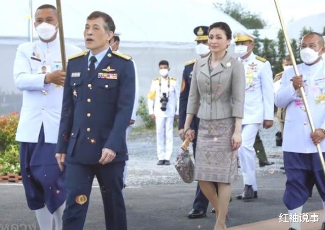 苏提达|?苏提达单人海报霸气，接连扳倒两位情敌，展露出“胜利者微笑”