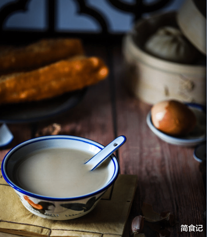 打豆浆时,有人用干豆,有人用湿豆?大厨:都不对,教你正确做法