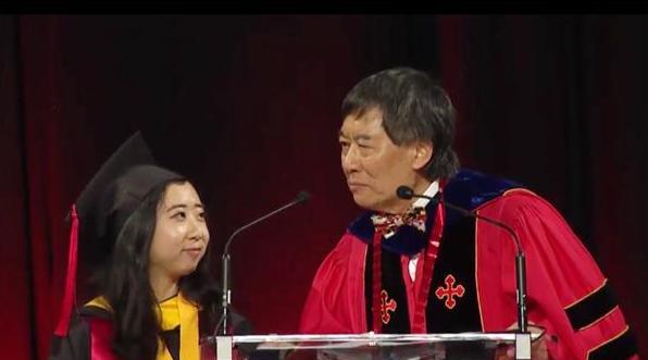 杨舒平|为拿美国绿卡诋毁祖国，吹捧美国空气香甜，杨舒平如今下场太解气