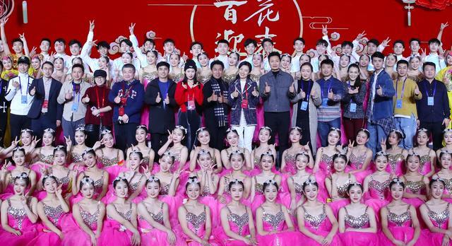 主持人|央视主持人退而不休成趋势,多位老面孔以全新身份亮相