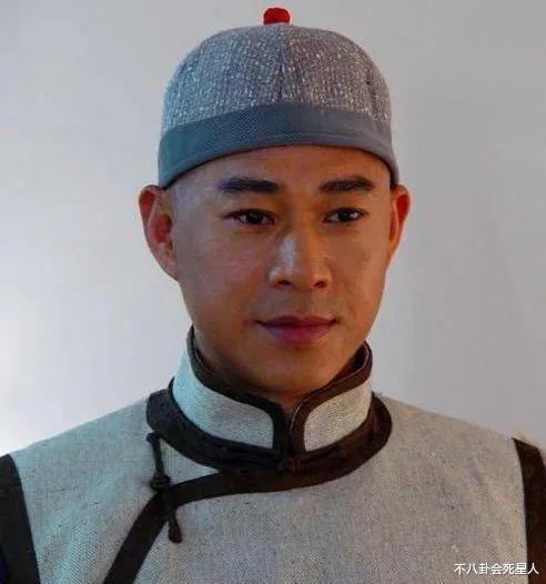 张嘉益|16位内地中老年男星现状,走路直不起腰,头发花白,秃头发福