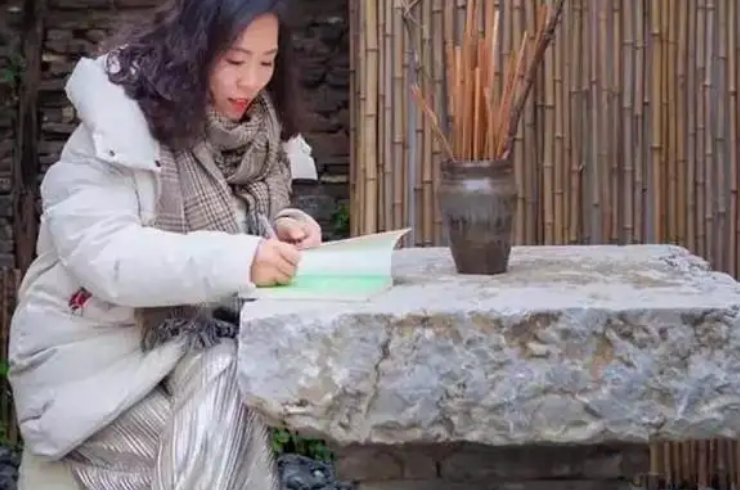 顾少强|写下“世界那么大，我想去看看”后辞职的女老师，如今怎么样了？