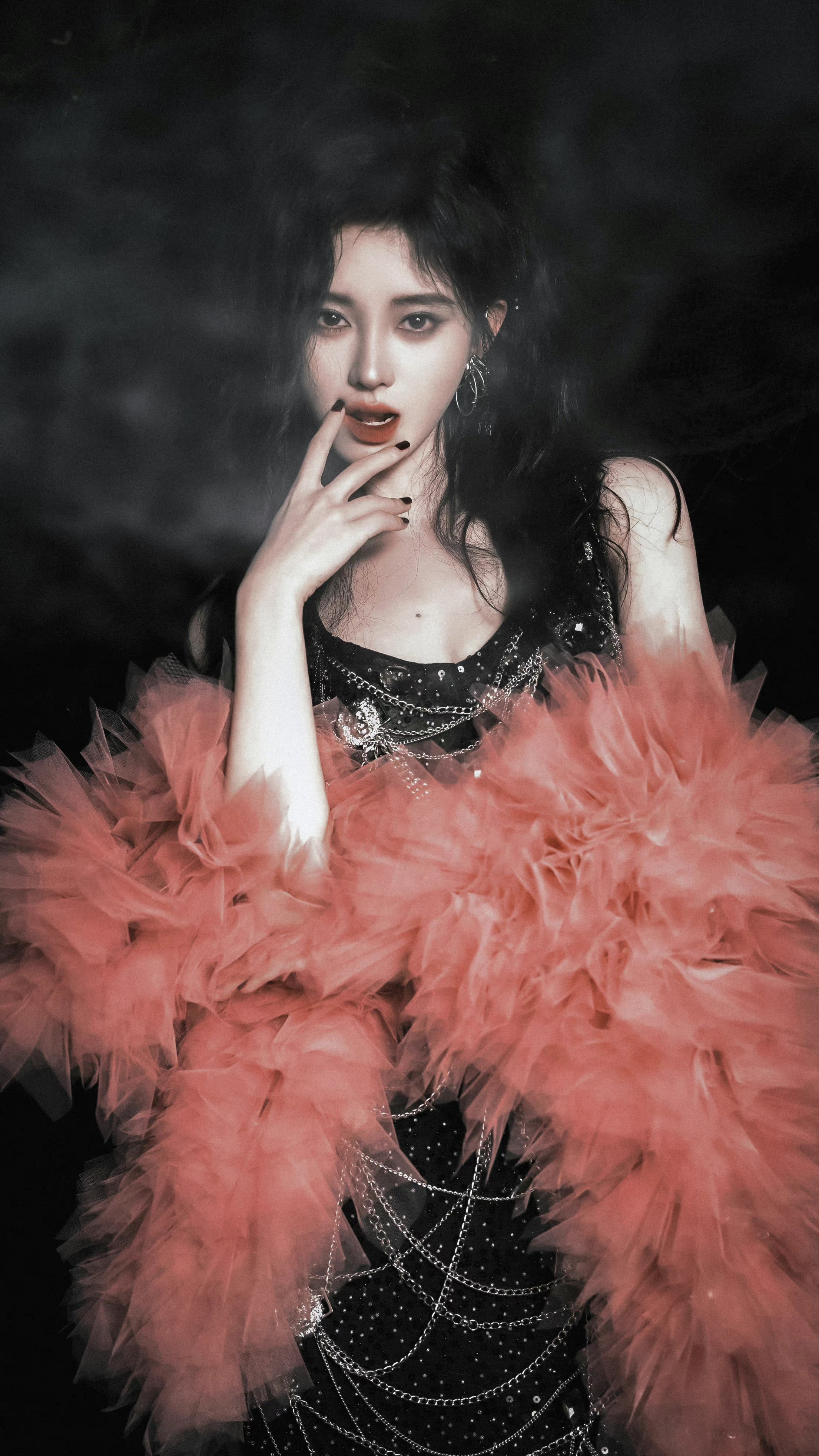 鞠婧祎|鞠婧祎内娱著名事业批,强到断绝情爱,吸血鬼造型,美得太超过了