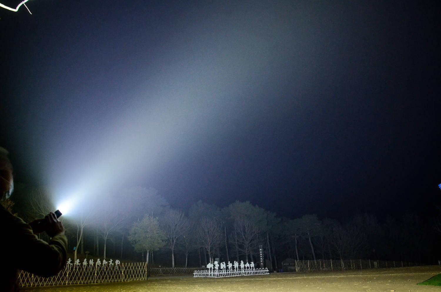 高亮|掌中强光压制、灵活制服黑夜：奈特科尔 TM12K