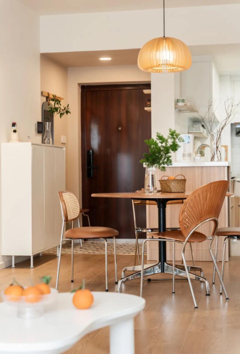 越来越多人喜欢给卧室设计地台!只有尝试过,才知道有多舒适