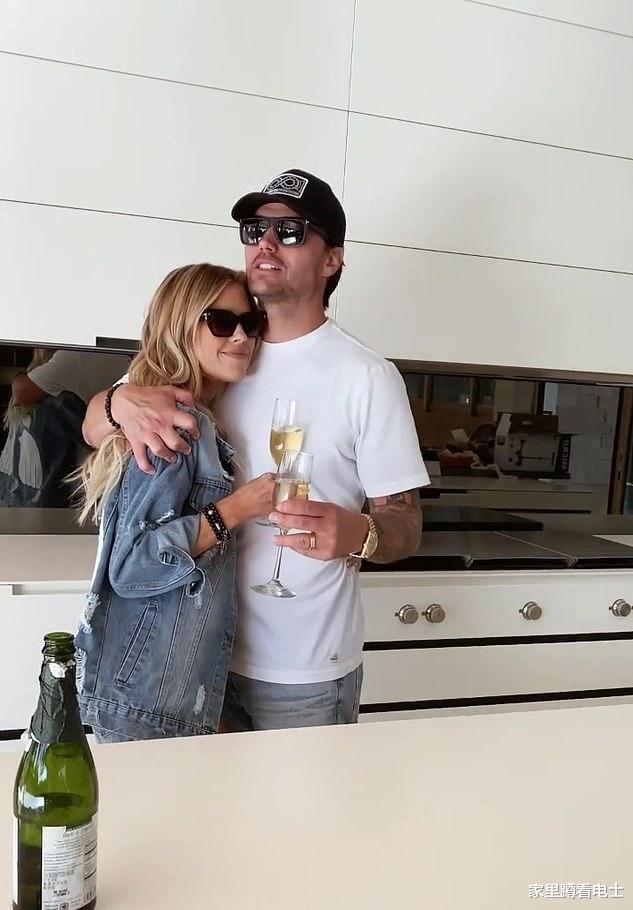 克里斯蒂娜|生过3个娃三婚再嫁豪门,晒1200万美元爱巢,38岁女星近照神采飞扬