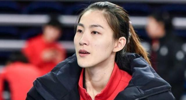 姐姐|不小了！女排“小妹妹”变成“大姐姐”了，2022年，她们不容有失