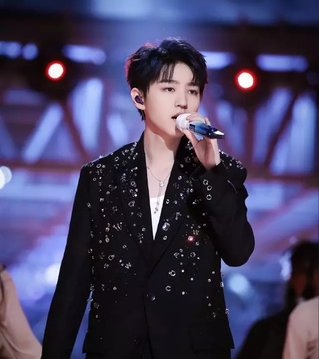 春晚|王俊凯事件再起波澜，据传三人春晚面临被扯档，网友：估计真悬了