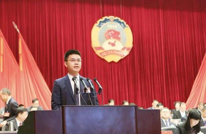 辞掉警察工作接班家业,温州这位富二代太牛了
