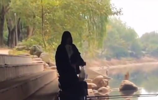 饵料|得妻如此夫复何求？为追钓鱼人妹子每天钓点送饭