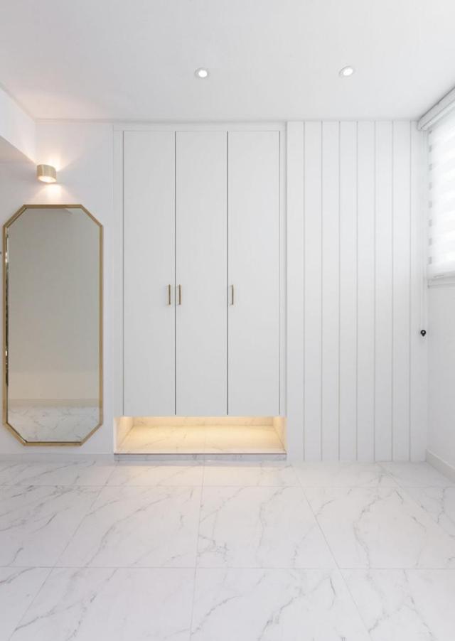 180顶楼买得值当,客厅挑空4.5米大而不空,还送一层阁楼