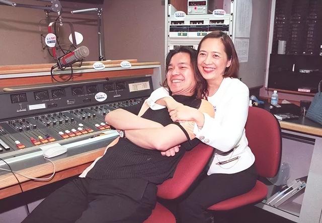 洪朝丰|他曾是著名主持,富婆包养10年后精神失常,60岁看破红尘出家修佛