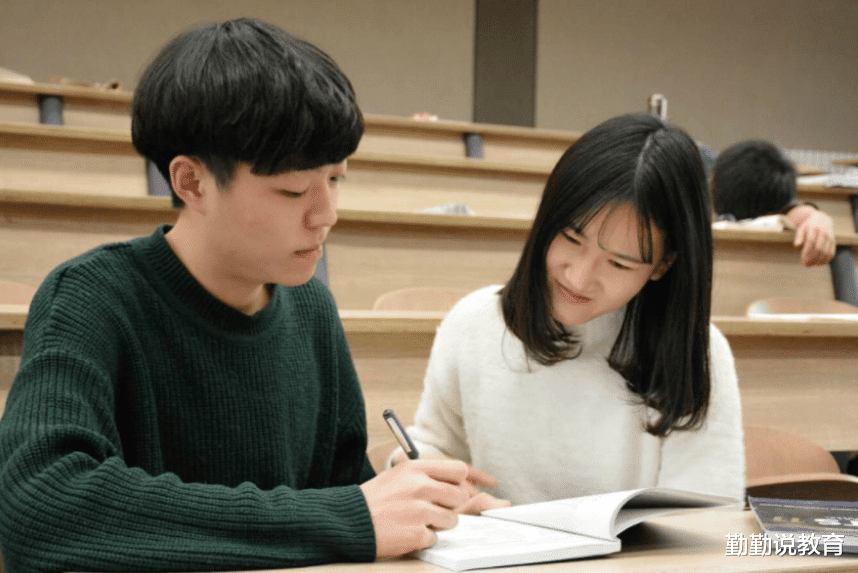 |考研结果公布！300万考生认清现实，他们是选择二战还是找工作？