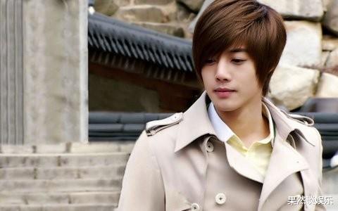 金贤重|人是糊了,但他的颜值可从没糊过