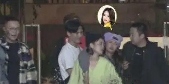 波音737|娱乐圈中醉酒出丑的明星,个个比曹格还离谱,网友吐槽:真掉价