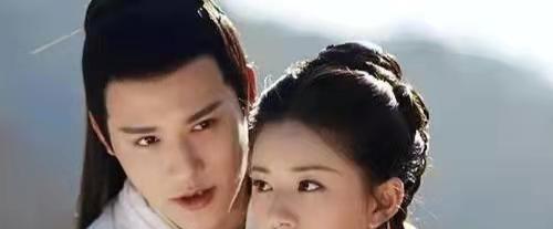 赵露思|赵露思评价郑业成，说他是“会开车”的男演员，给自己科普比较多