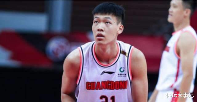 广东男篮|三连冠终止？杜锋笑了，2人回归＋易建联复苏，账面实力比上赛季强