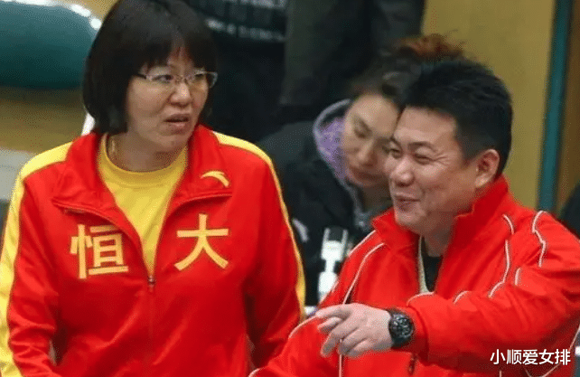 阿森纳|中国女排出现“多面圣手”！一人可兼三职，巴黎翻身仗要靠她！