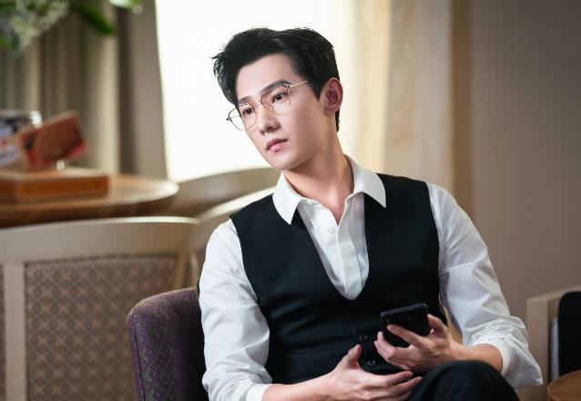 杨洋|成毅杨洋能分别拿下《庭前无讼》《我的人间烟火》的竞争力在哪?