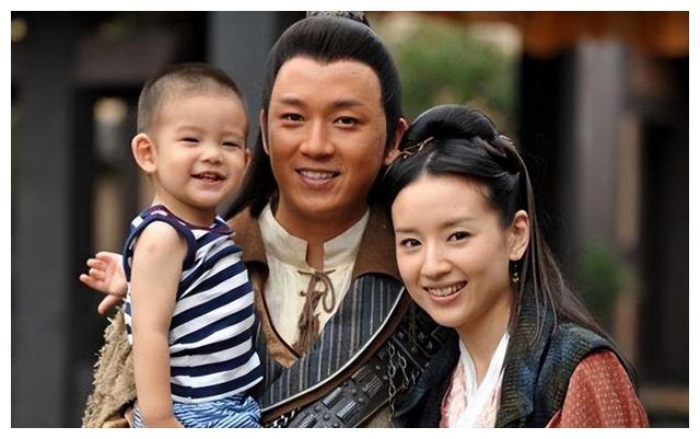 董洁|离婚10年后，董洁、潘粤明生活天差地别，儿子跟妈境地令人堪忧