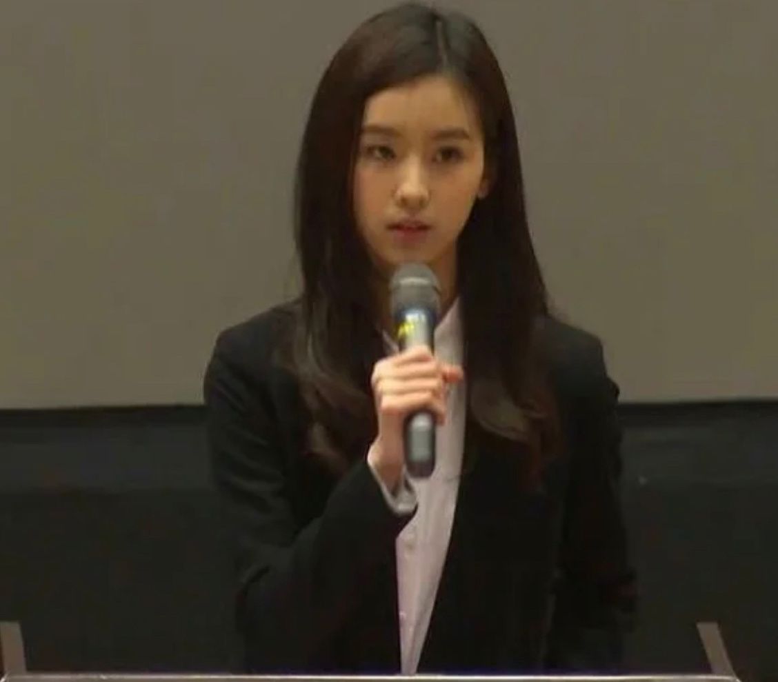 陈都灵|路人镜头下的陈都灵有多美?无美颜无滤镜气质好,生图宛如校花