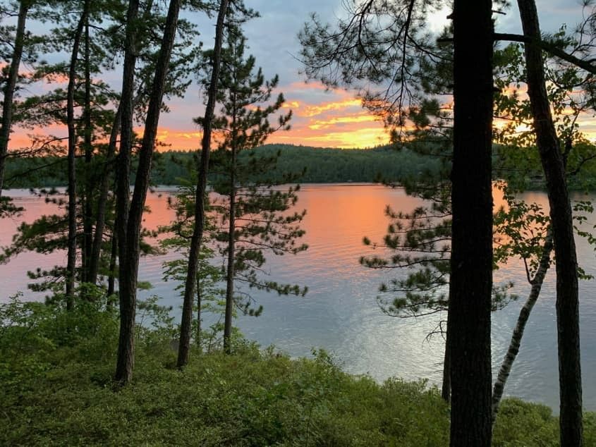|这才是钓鱼人理想的家，就单靠这套湖景房，朋友们都羡慕不已