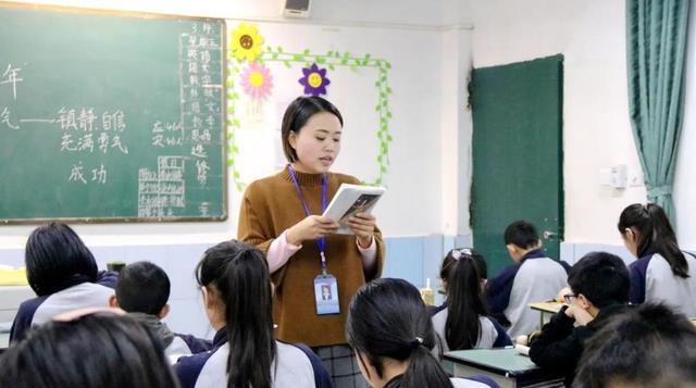 教师|网传深圳教师开始降薪,教师招聘遭遇“滑铁卢”,官方会做何解法