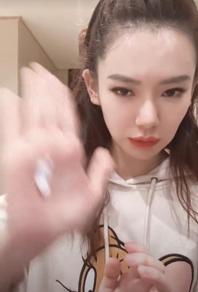 护发素 最“低调”的老国货，美白效果一流却因“便宜”被嫌弃，戚薇：用很多年了
