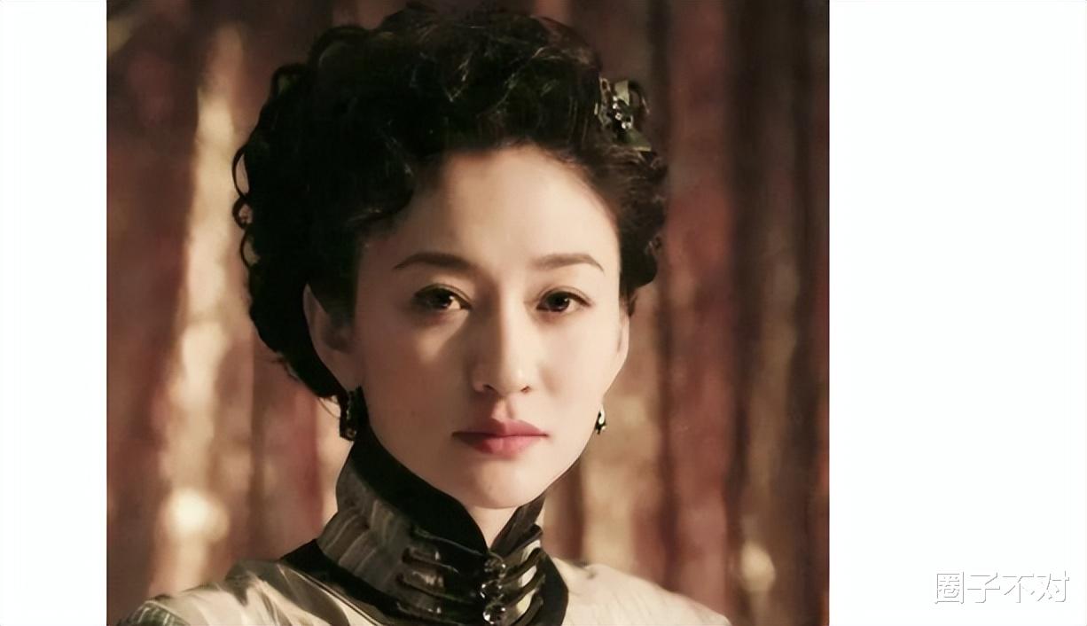 白嘉轩|明明一脸苦情相，非要尬演活泼少女，这8位女星被嘲一点都不冤