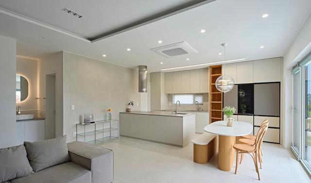 底层115㎡装出大平层效果?白+灰,清爽养眼,巧用色调装出大宅范