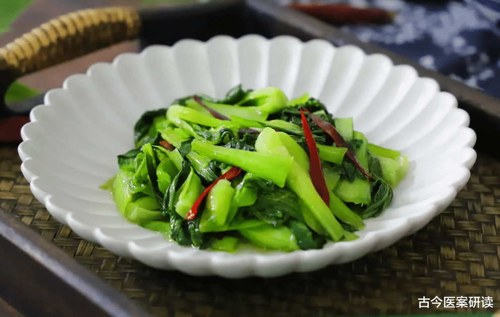 水煮鸡蛋|48岁大姐患上甲状腺癌,医生:一种蔬菜吃太多,铁打的甲状腺也难抗