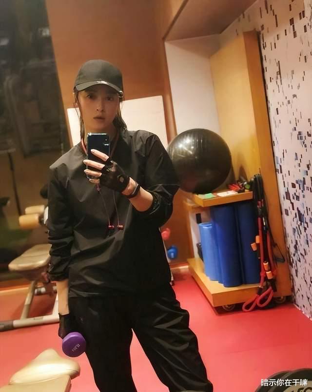 赵丽颖 “赵丽颖腰线”的尴尬热搜，戳中了太多女明星的痛处