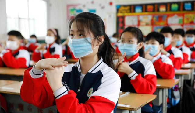 中小学将复课，学生犯难：我拿学校当妈，学校拿我当爱冒险的朵拉