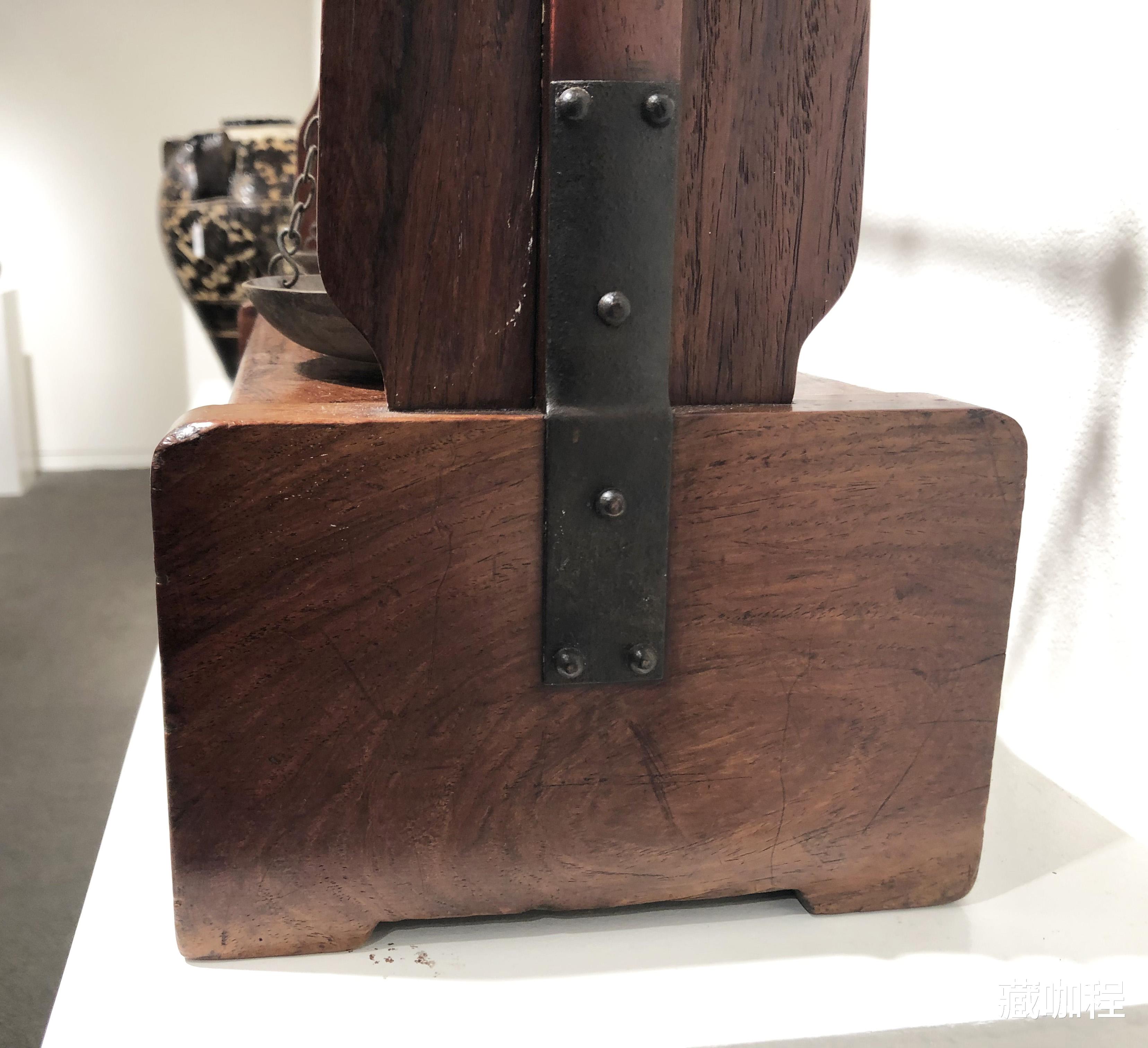 |木质细腻华丽,黄花梨天平架12.5万美元成交