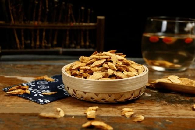 黄芪|黄芪水会影响肾脏吗?医生提醒:这5类中药尽量不要长期服用