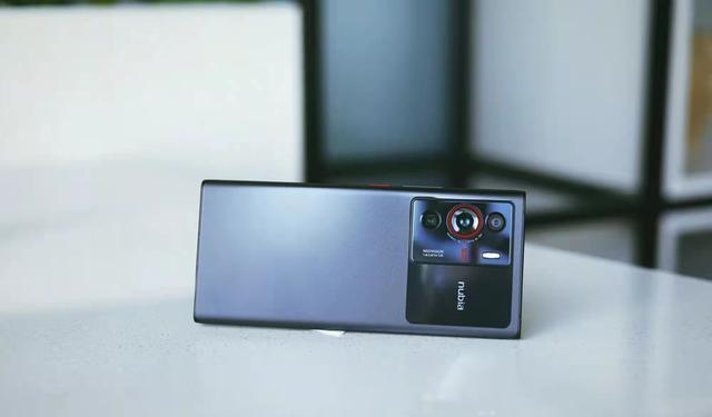 努比亚|50倍变焦+144Hz+120W，骁龙888降1900退场，这些手机值得你买