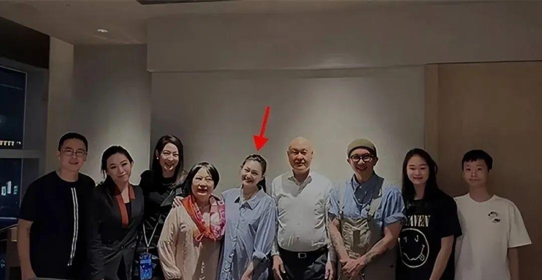 大S|大S私下聚会生图翻车，身材发福小腹凸起，疑似怀三胎？