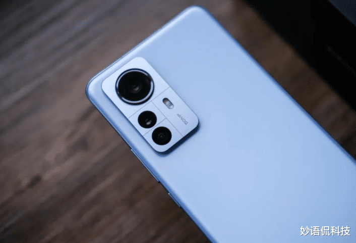 小米科技|小米13进一步确认：2K屏回归+IMX8系新主摄，有望首发骁龙8Gen2