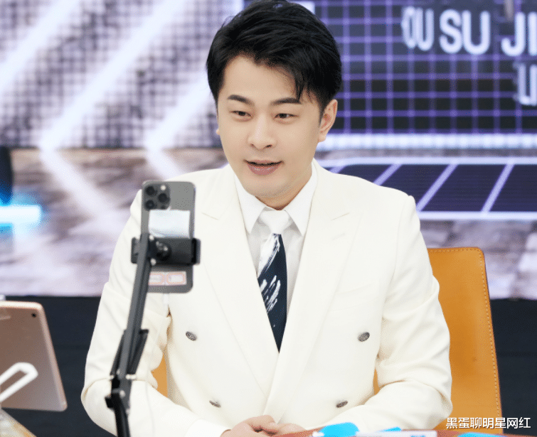 猫妹妹|网红辛巴团队内讧，两徒弟直播期间发生激烈争吵，粉丝：新剧本