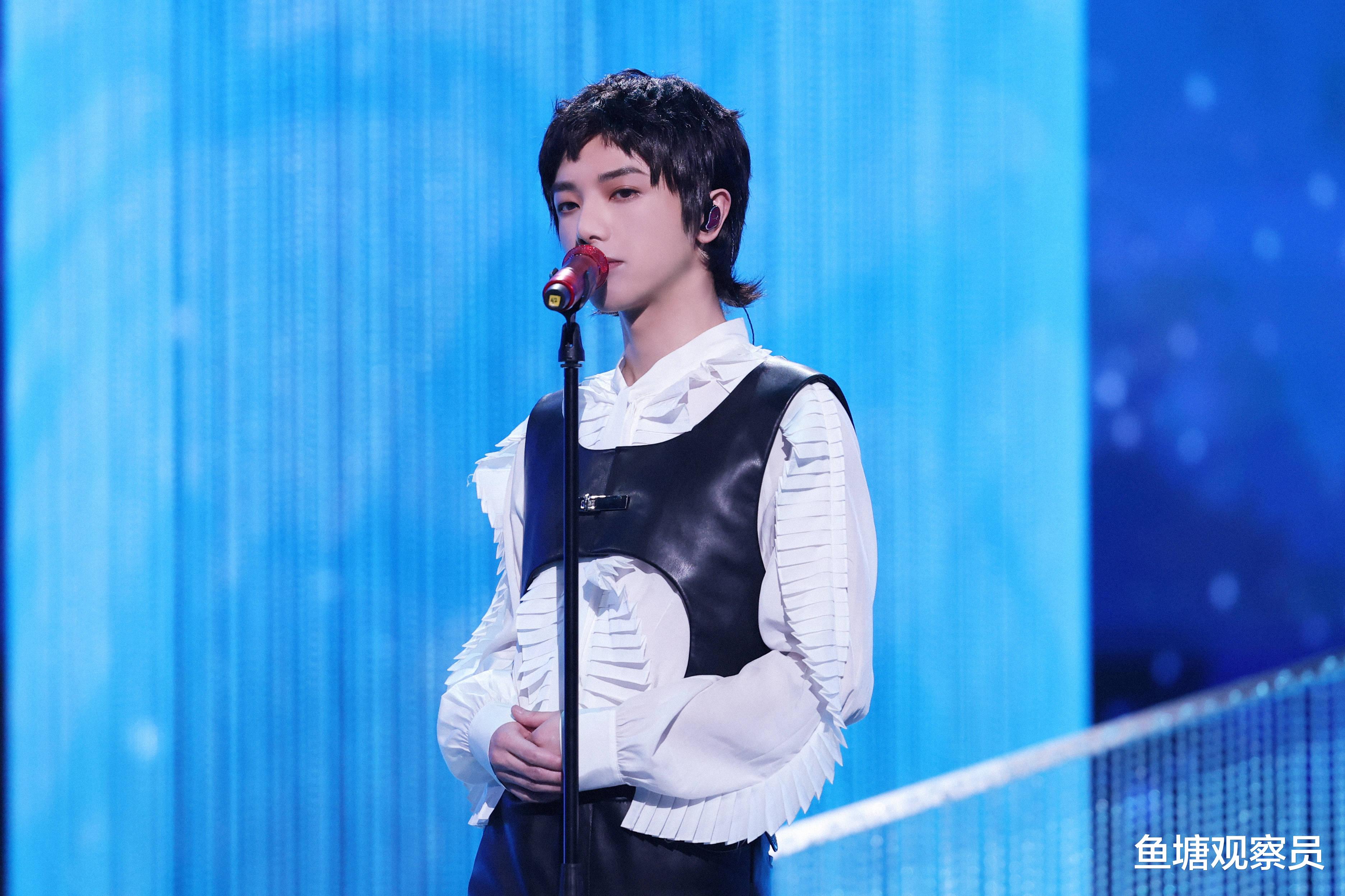 华晨宇|华晨宇首次谈论新歌《小镇里的花》创作背后，《癌》也与此有关