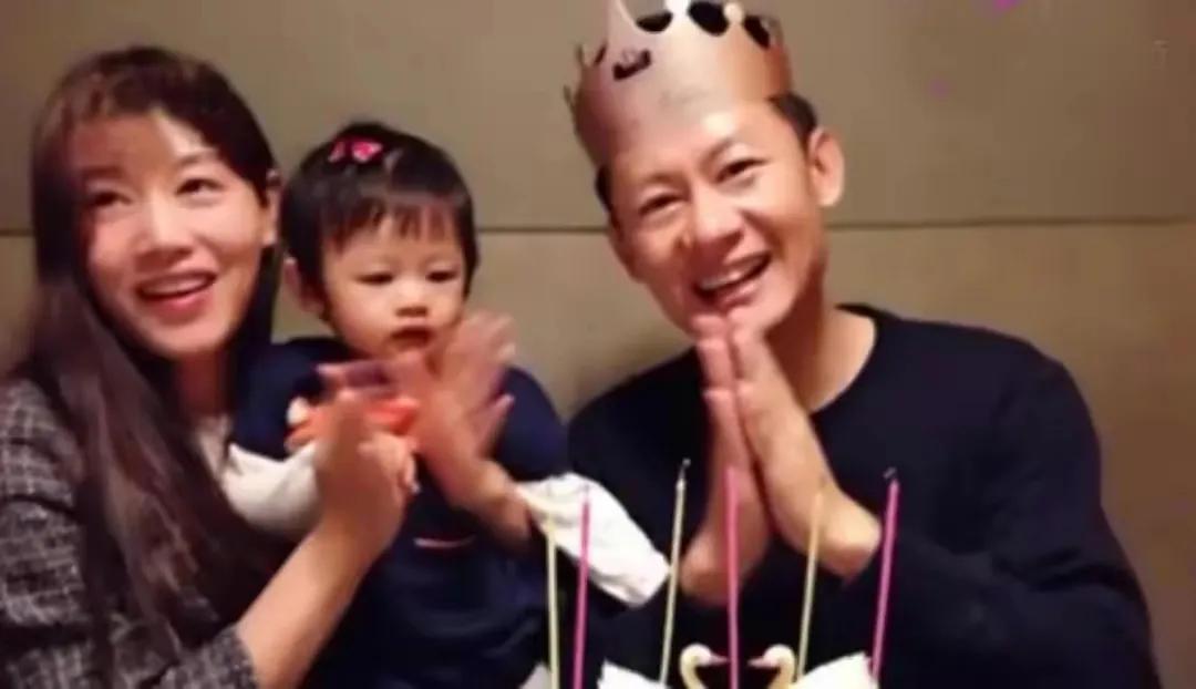 李健|李健：娶中学初恋女友，出道多年不温不火，42岁靠《狂飙》走红