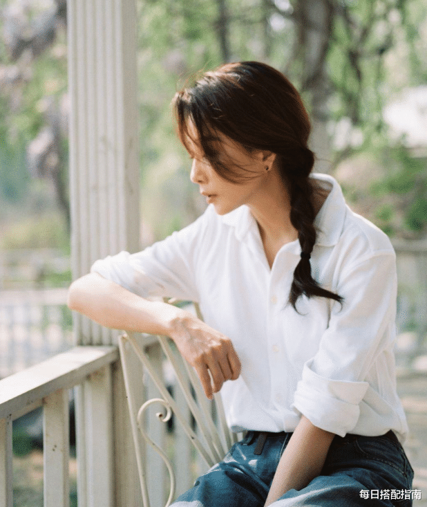 发型 殷桃这3款“少女发型”太好看了!时髦又减龄,圆脸女生值得借鉴