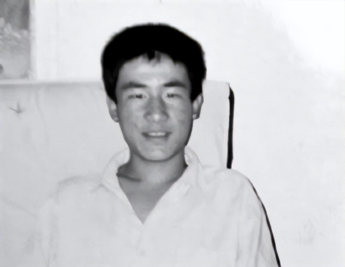 冯志明的双面人生,表面是模范警察,背地却贪腐千万一手炮制冤案