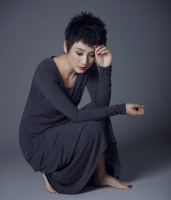 李少红|被李少红导演相中，被相恋八年男友抛弃患抑郁症！如今依旧单身