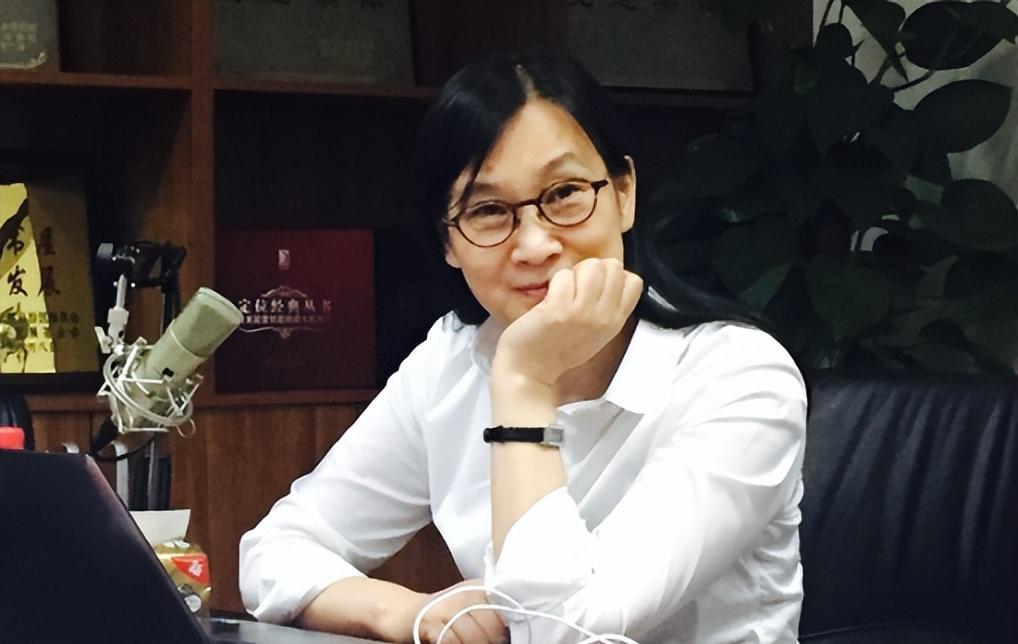 高校|陈春花造假博士后续，被扒出“伪造”多个学历，官方给出回应