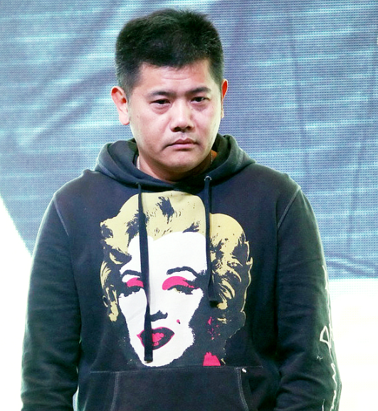 炎亚纶|炎亚纶新剧发生重大事故，两人不慎跌落溪谷身亡，现场照曝光