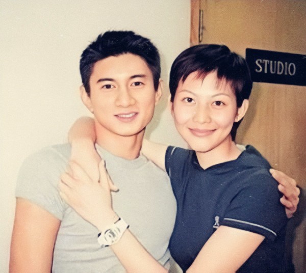 吴启华|吴启华:情史一波三折,余生会照顾好离异的前妻和女儿